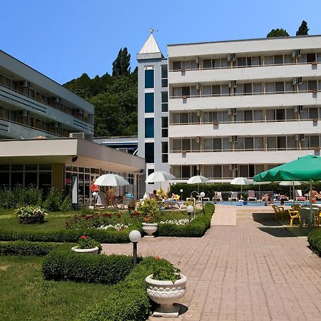 אלבנה Hotel Oasis מראה חיצוני תמונה