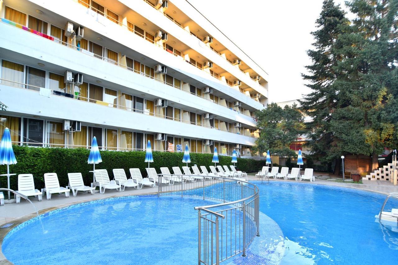 אלבנה Hotel Oasis מראה חיצוני תמונה
