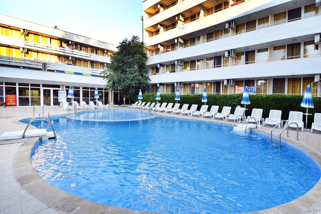 אלבנה Hotel Oasis מראה חיצוני תמונה