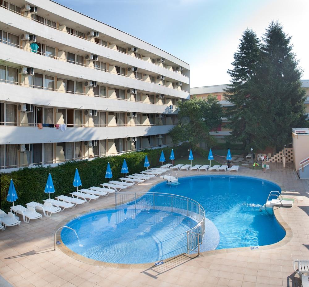 אלבנה Hotel Oasis מראה חיצוני תמונה