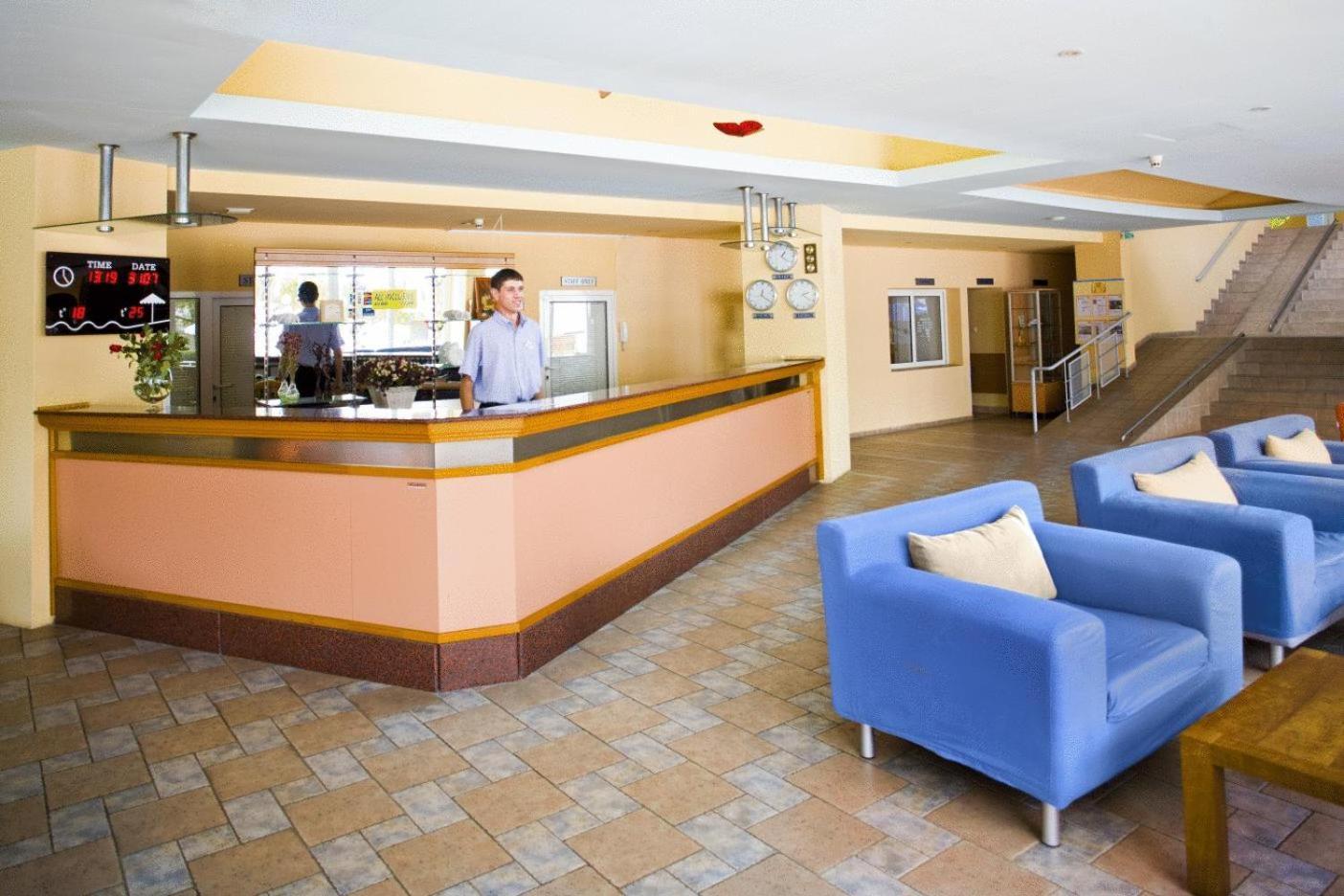 אלבנה Hotel Oasis מראה חיצוני תמונה