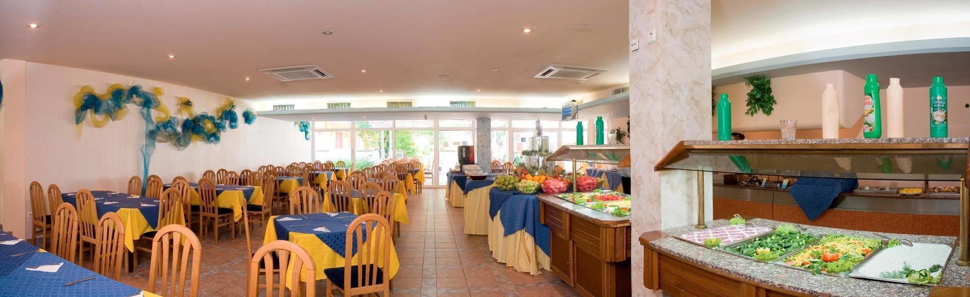 אלבנה Hotel Oasis מראה חיצוני תמונה